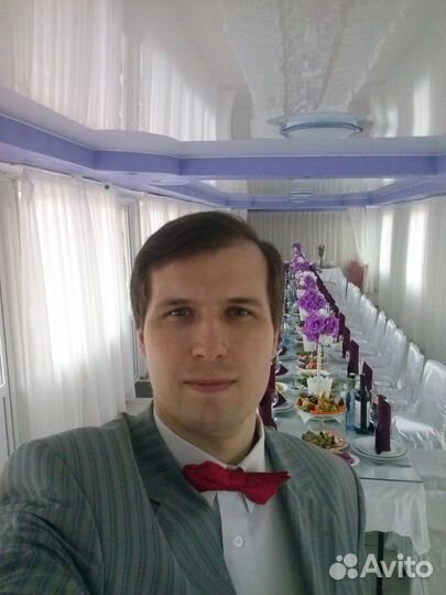 Тамада, ведущий на праздник, диджей
