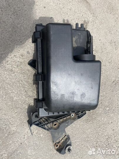 Корпус воздушного фильтра volvo s60