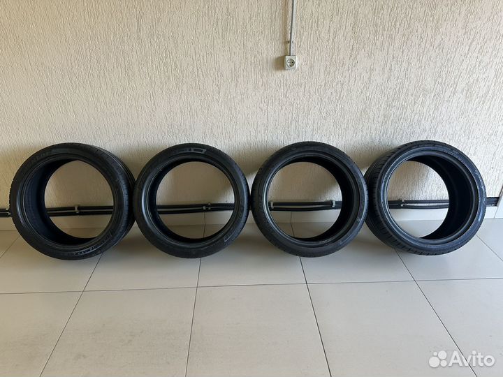 Dunlop SP Sport Maxx GT 245/40 R19 и 275/35 R19 Y