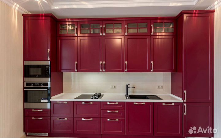 Прямая кухня в потолок. Кухонный гарнитур на заказ