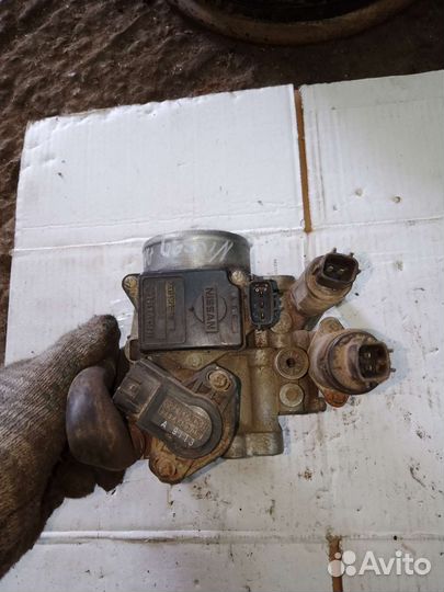 Дроссельная заслонка Nissan Almera n15