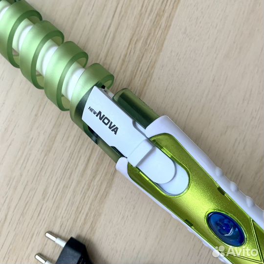 Новая плойка для волос New nova стайлер