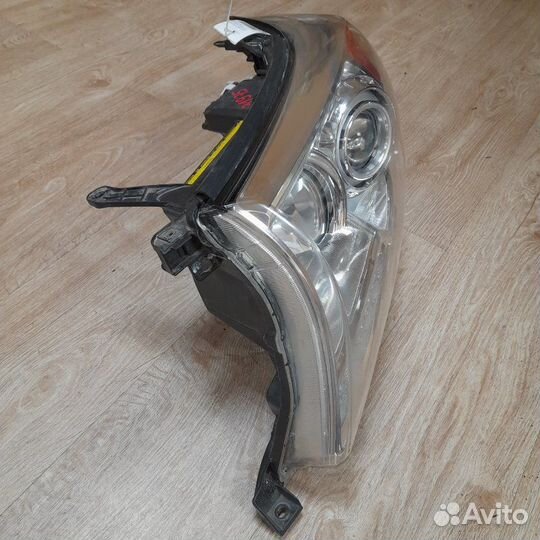 Фара ксенон левая Toyota Land Cruiser 200