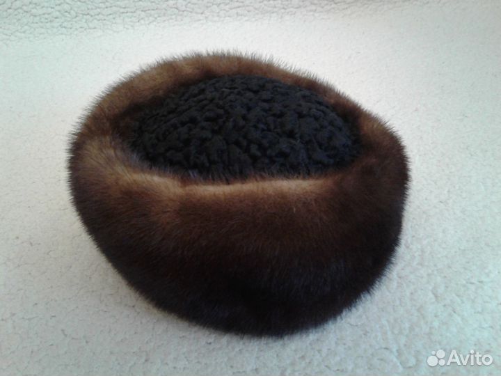 Женская зимняя шапка