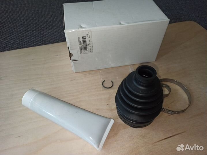 Пыльник шрус пер Can-Am G2 XMR / SSV 705401355