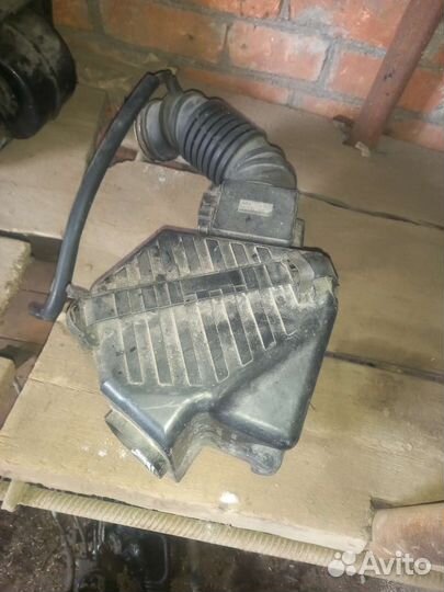 Корпус воздушного фильтра Mitsubishi Galant 8