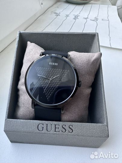 Часы guess