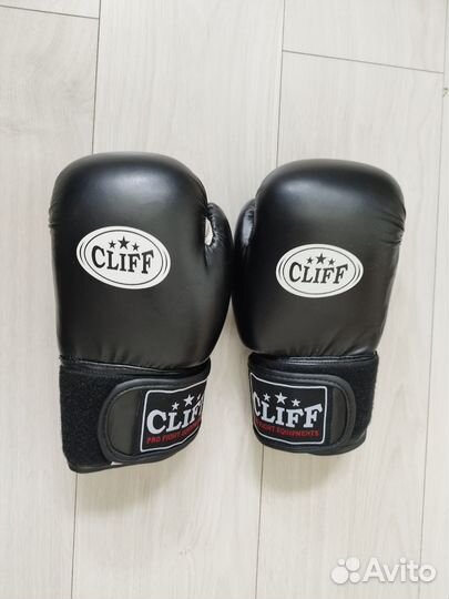 Боксерские перчатки Cliff 8oz + бинты