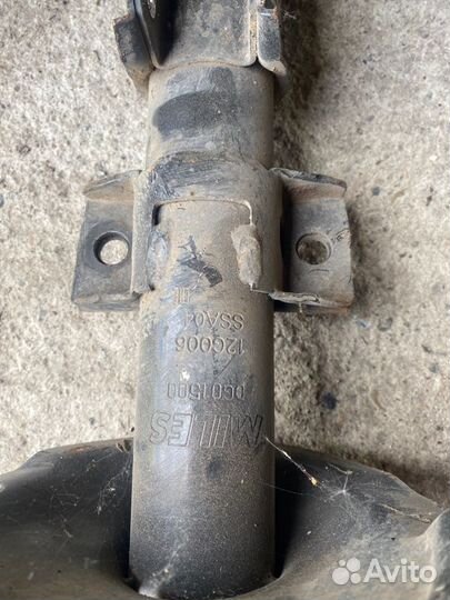 Амортизатор в сборе передний левый Volvo Xc70