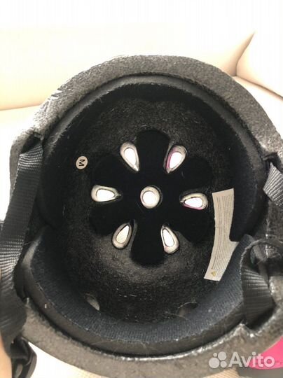 Шлем/налокотники/наколенники/2-4 года