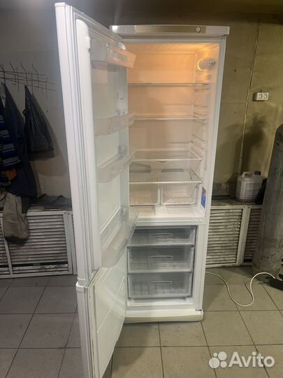 Холодильник indesit