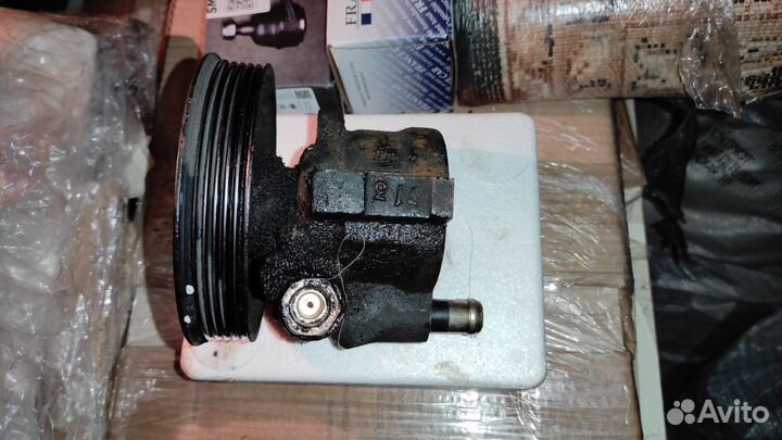 Насос гидроусилителя руля renault