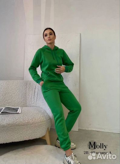 Спортивный костюм женский