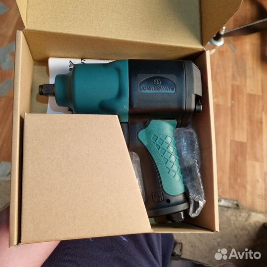 Гайковерт пневматический jonnesway