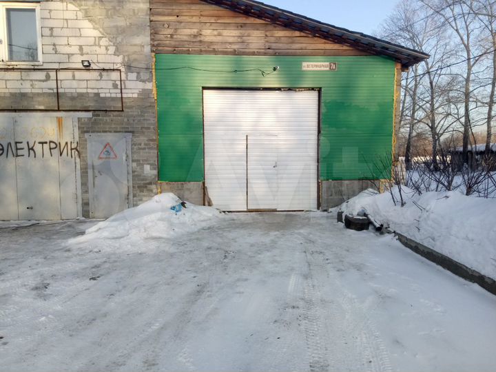 Гараж, > 30 м²