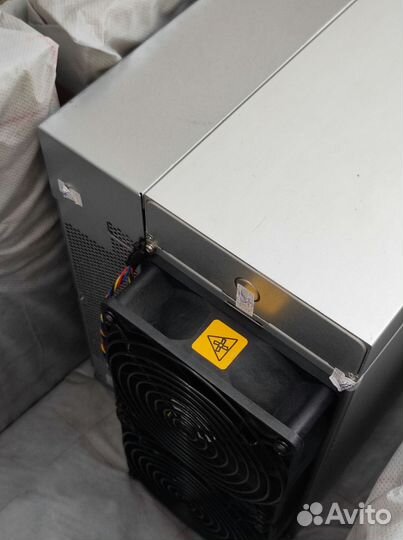 Asic майнер Bitmain Antminer S19
