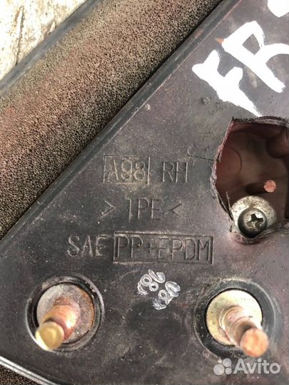 Крепление бокового зеркала переднее правое Ниссан