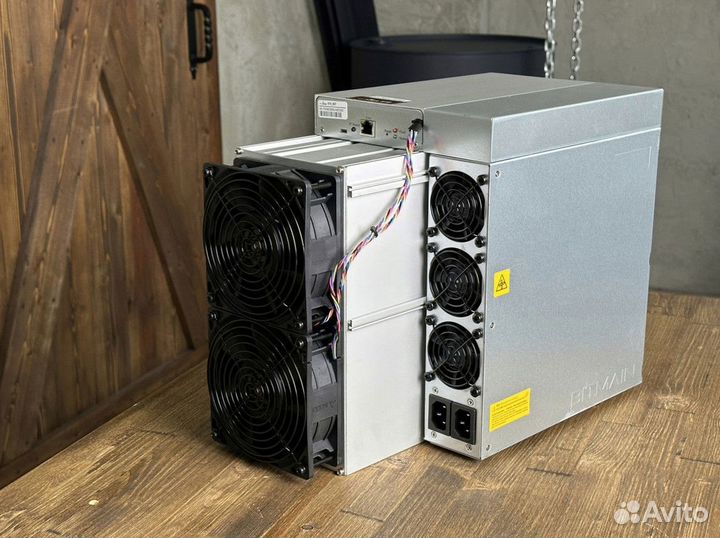 Асик майнер Bitmain Antminer S21 PRO 234 TH/s