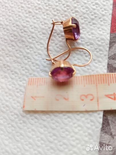 Золотые серьги с александритом
