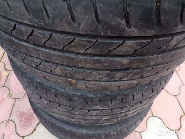Maxtrek Maximus M1 235/45 R18