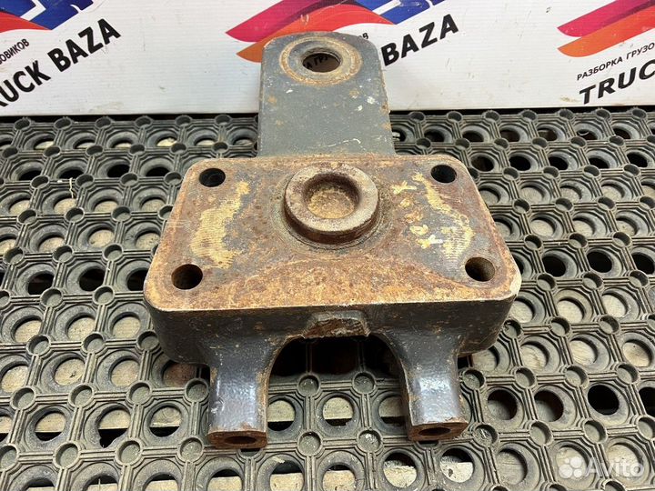 Кронштейн реактивной тяги Renault Kerax