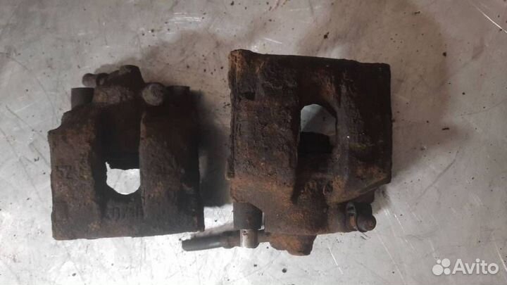 Суппорт тормозной задний BMW 3 E46 1999