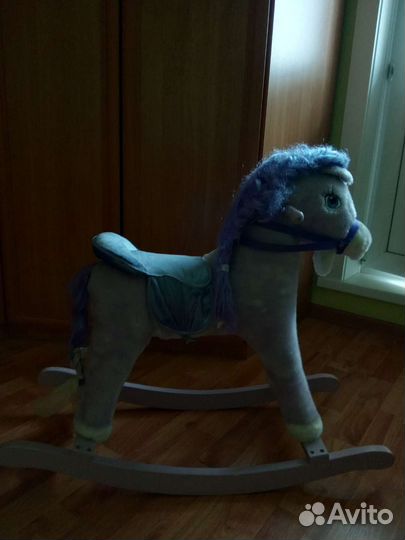 Детская качалка лошадь