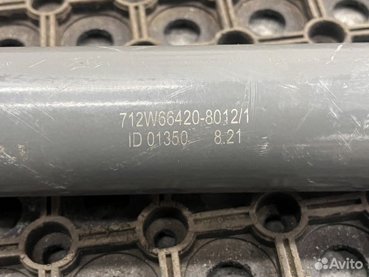 812W664208012 Кронштейн крыла правого