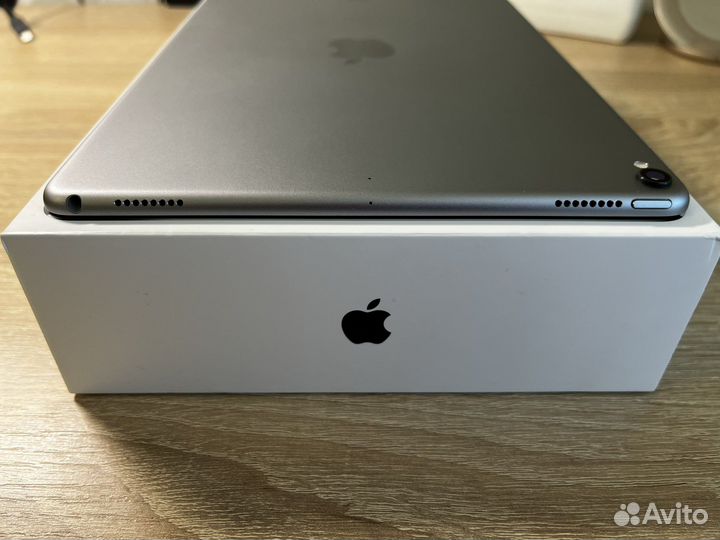 iPad pro 10.5 64gb Space gray