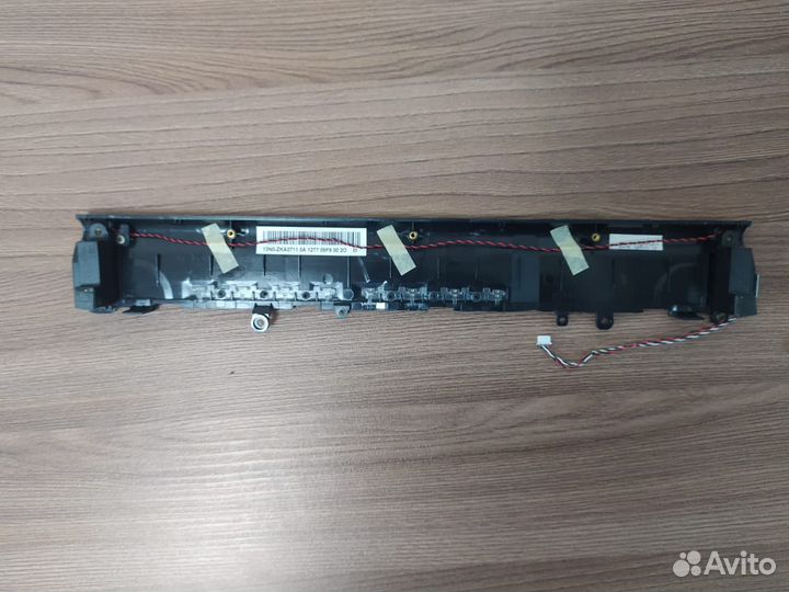 Декоративная панель петель и динамиков для ноутбук