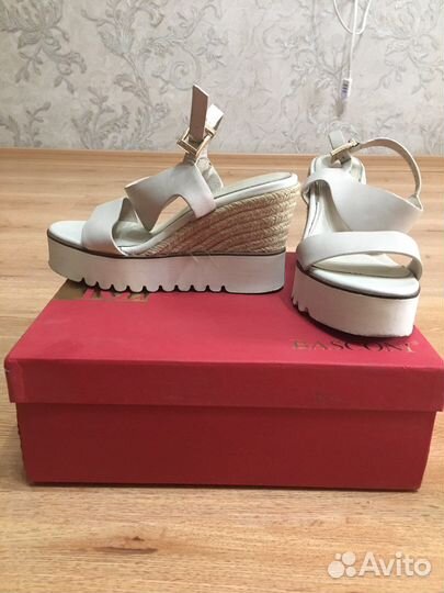 Босоножки женские 37 размер