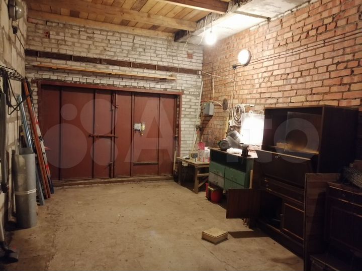 Гараж, > 30 м²