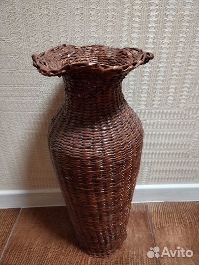 Ваза напольная плетёная