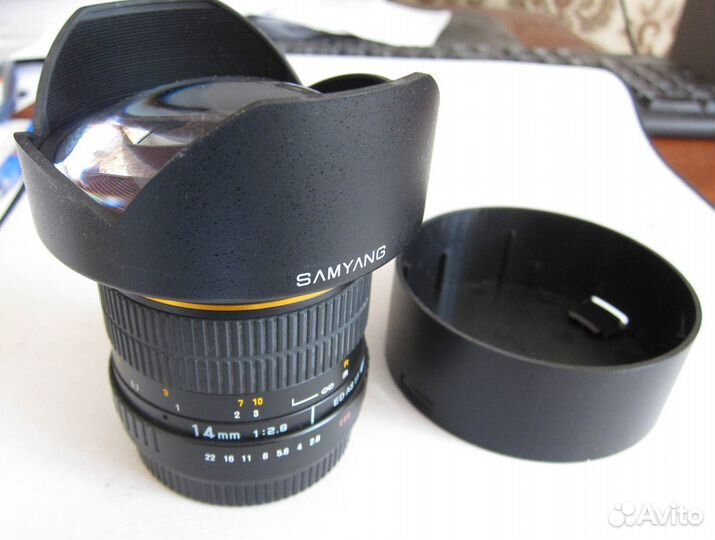 Объектив Samyang 14 mm f2.8 для Canon EF