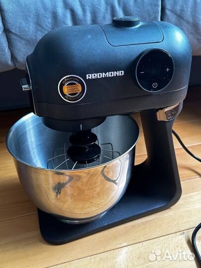 Комбайн. Миксер. Кухонная машина redmond RKM-4021