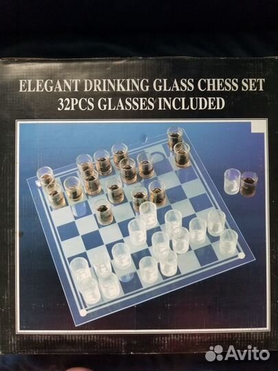 Набор рюмок в виде шахмат с игральной доской