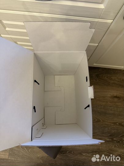 Новогодняя подарочная коробка