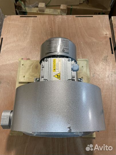 Вихревой вакуумный насос