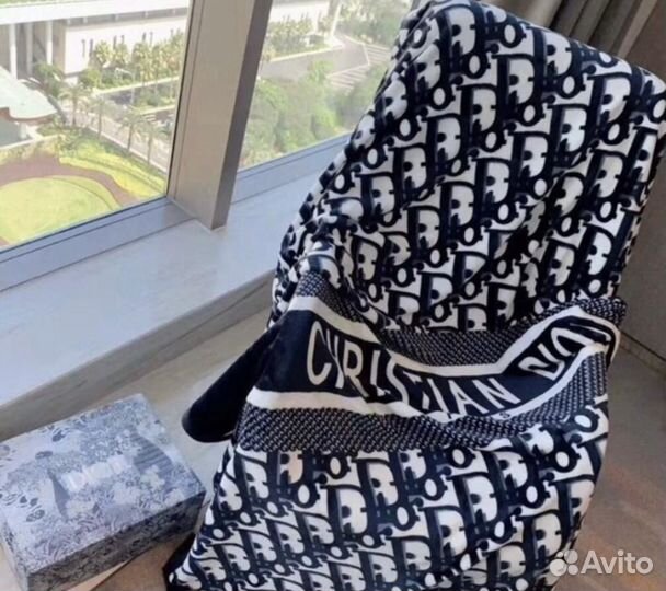 Плед Диор и Шанель в коробке подарочной