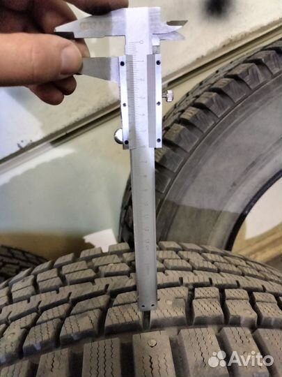 Dunlop SP Winter Ice 01 265/70 R16 112T