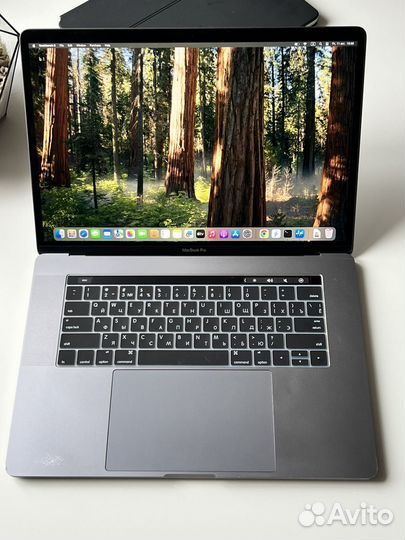 MacBook Pro 15 2017 Core i7 16/512GB Radeon 555