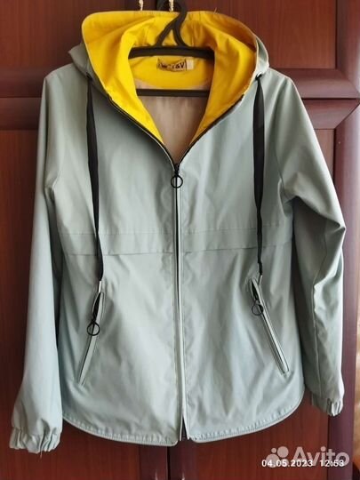 Ветровка женская