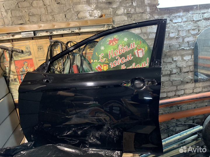 Водительская дверь Toyota Camry 70 2019