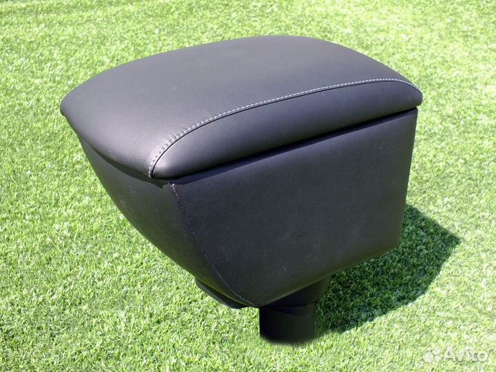 Подлокотник Киа Рио 4 (2017)