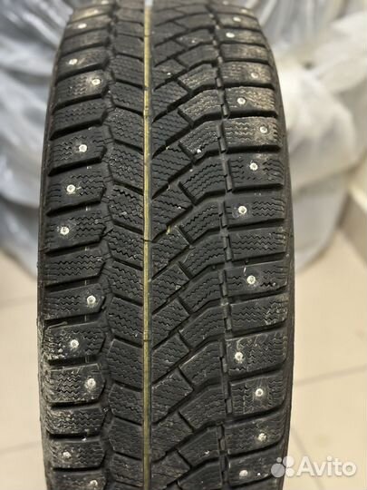 Viatti Brina Nordico V-522 215/50 R17