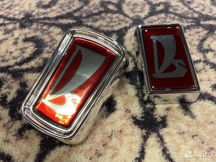 Коллекционная ранняя эмблема Нива