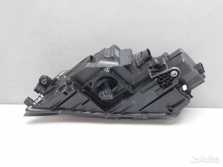 Фара правая Skoda Octavia