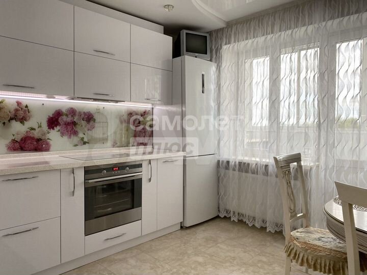 3-к. квартира, 85 м², 6/17 эт.