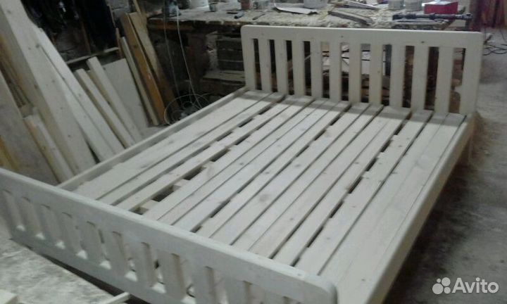 Кровати деревяннные