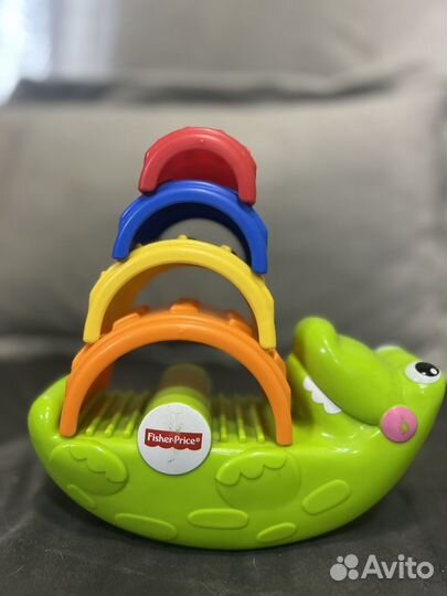 Пирамидка крокодил Fisher price